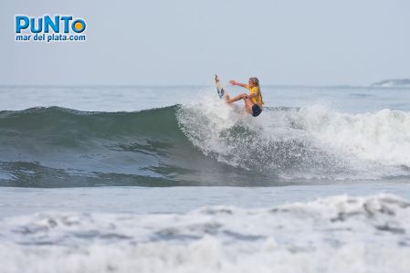 Lucía Cosoleto con gran actuación en el Mundial de Surf | 
