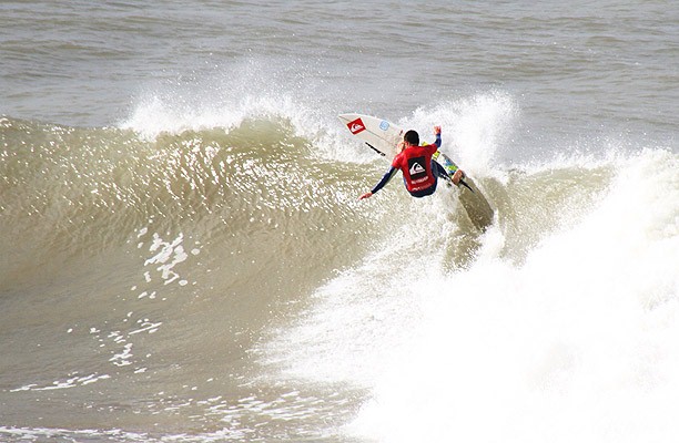 Lucas Santamaría ganó la cuarta fecha del circuito de surf | 