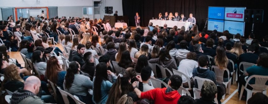 Local | Candidatos a Intendente dialogaron con estudiantes